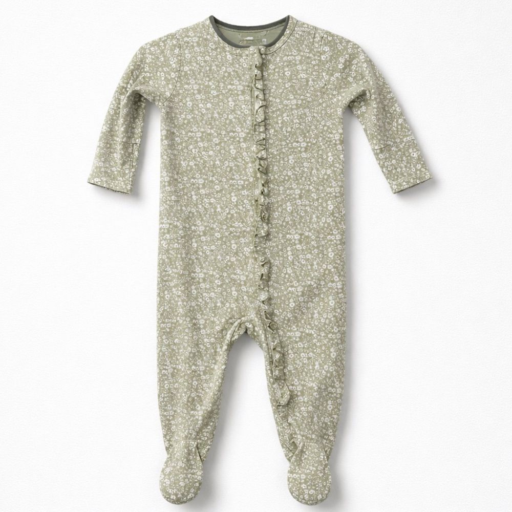 7 For all Mankind sage green floral sleep and play EUC 0-3 months